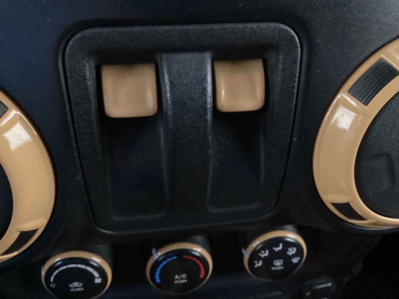 Used 2013 Jeep Wrangler Sport image 31