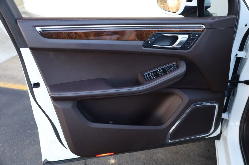 Used 2015 Porsche Macan Turbo image 15