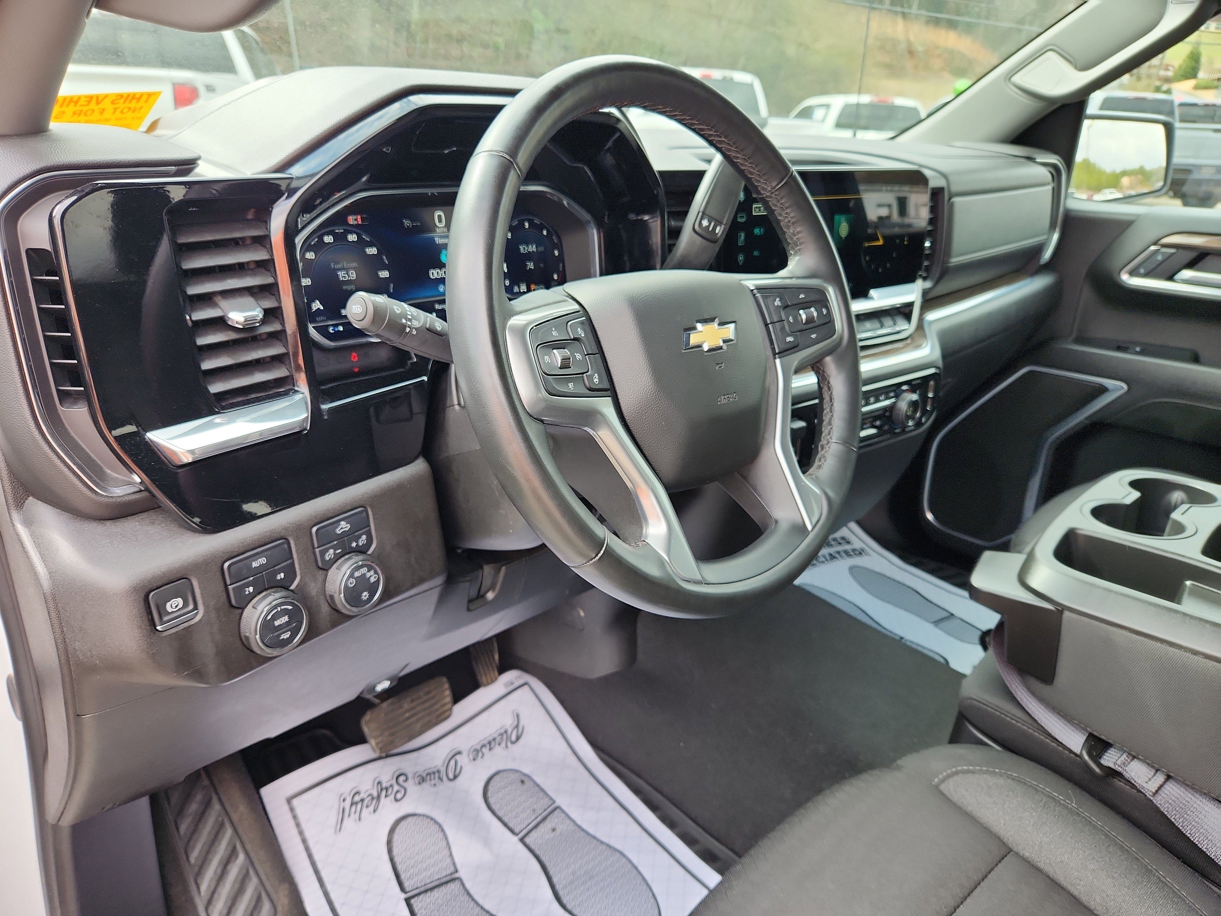 Used 2025 Chevrolet Silverado 1500 LT image 25