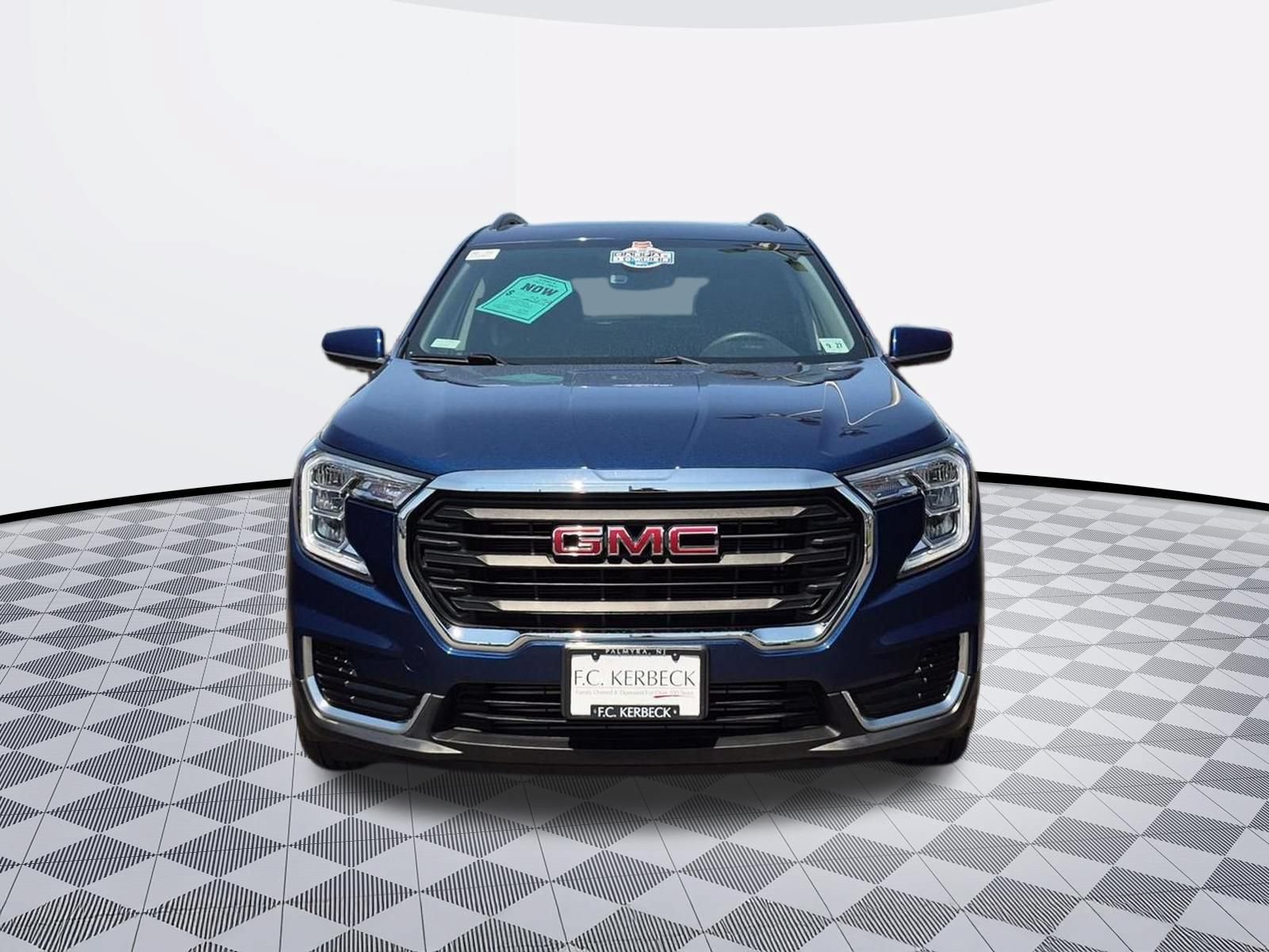 Certified 2022 GMC Terrain SLE w/ Driver Convenience Package FWD image 3