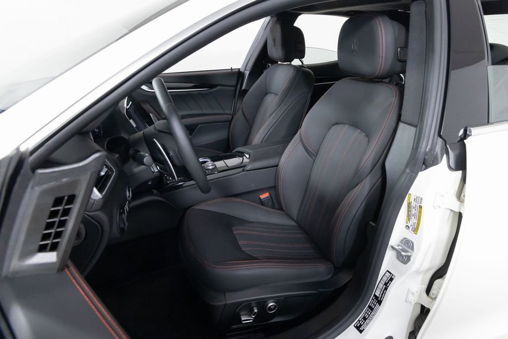 Used 2023 Maserati Ghibli Modena image 5