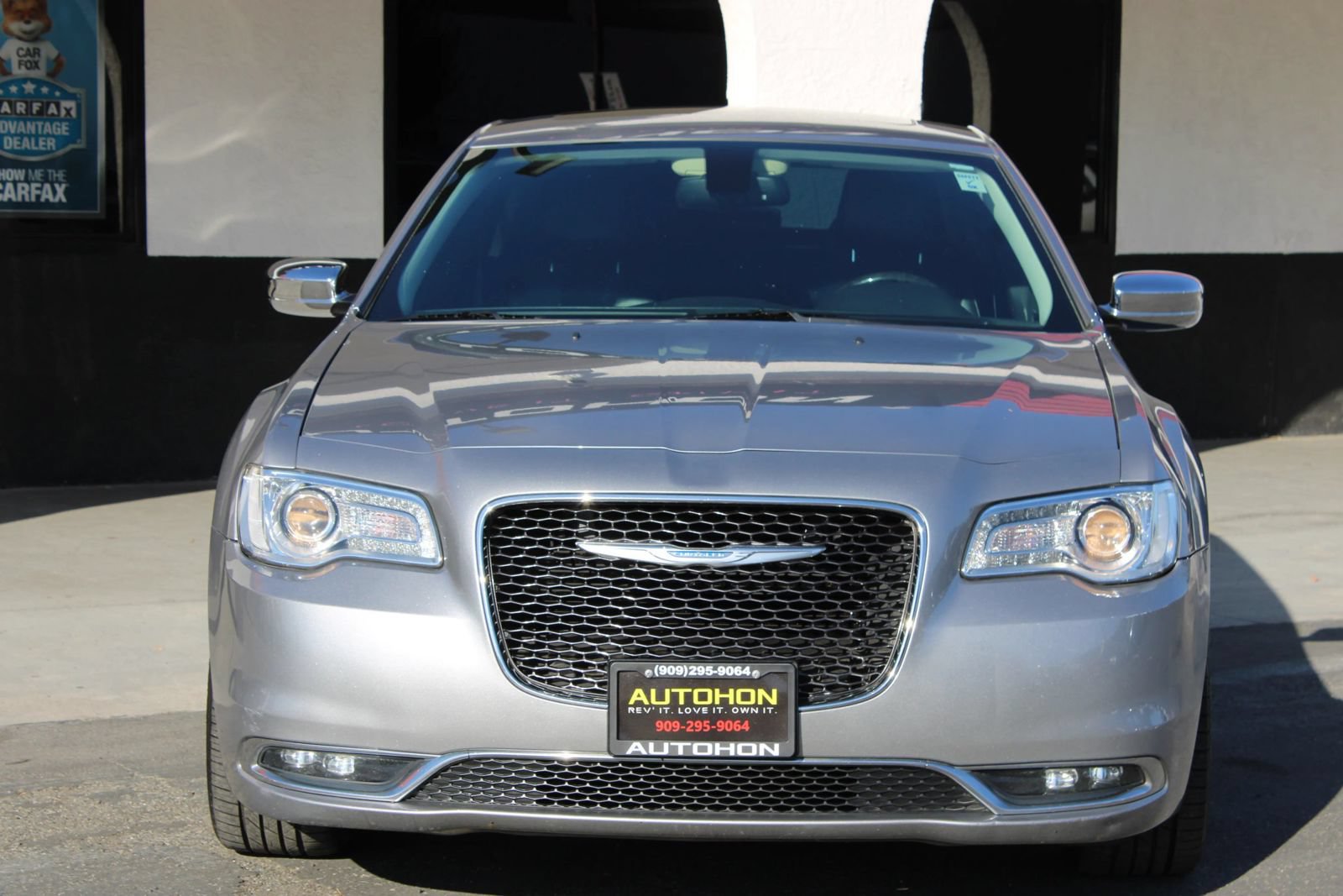 Used 2016 Chrysler 300 C RWD image 2