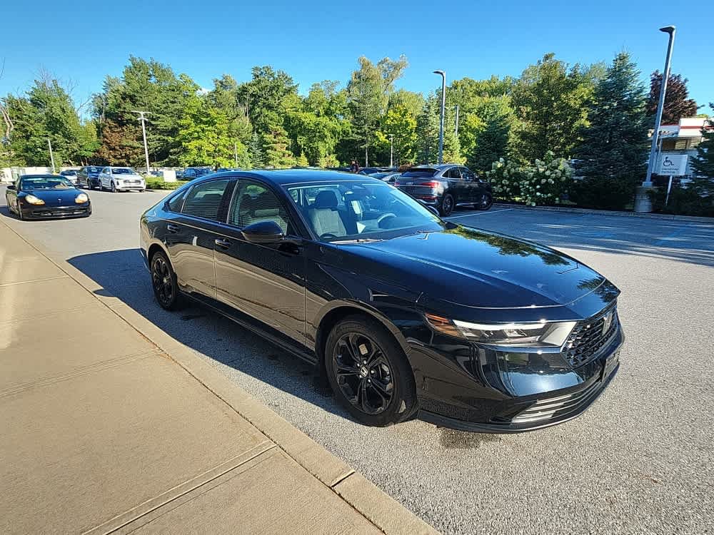 Used 2025 Honda Accord SE image 11