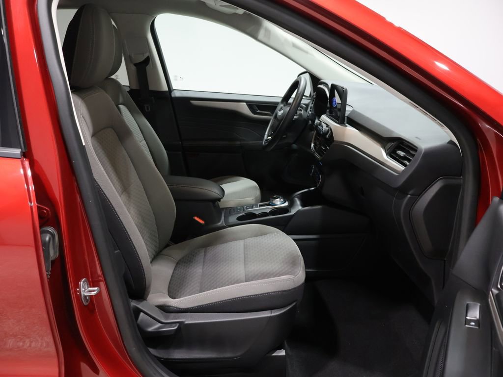 Used 2022 Ford Escape SE w/ Cold Weather Package image 23