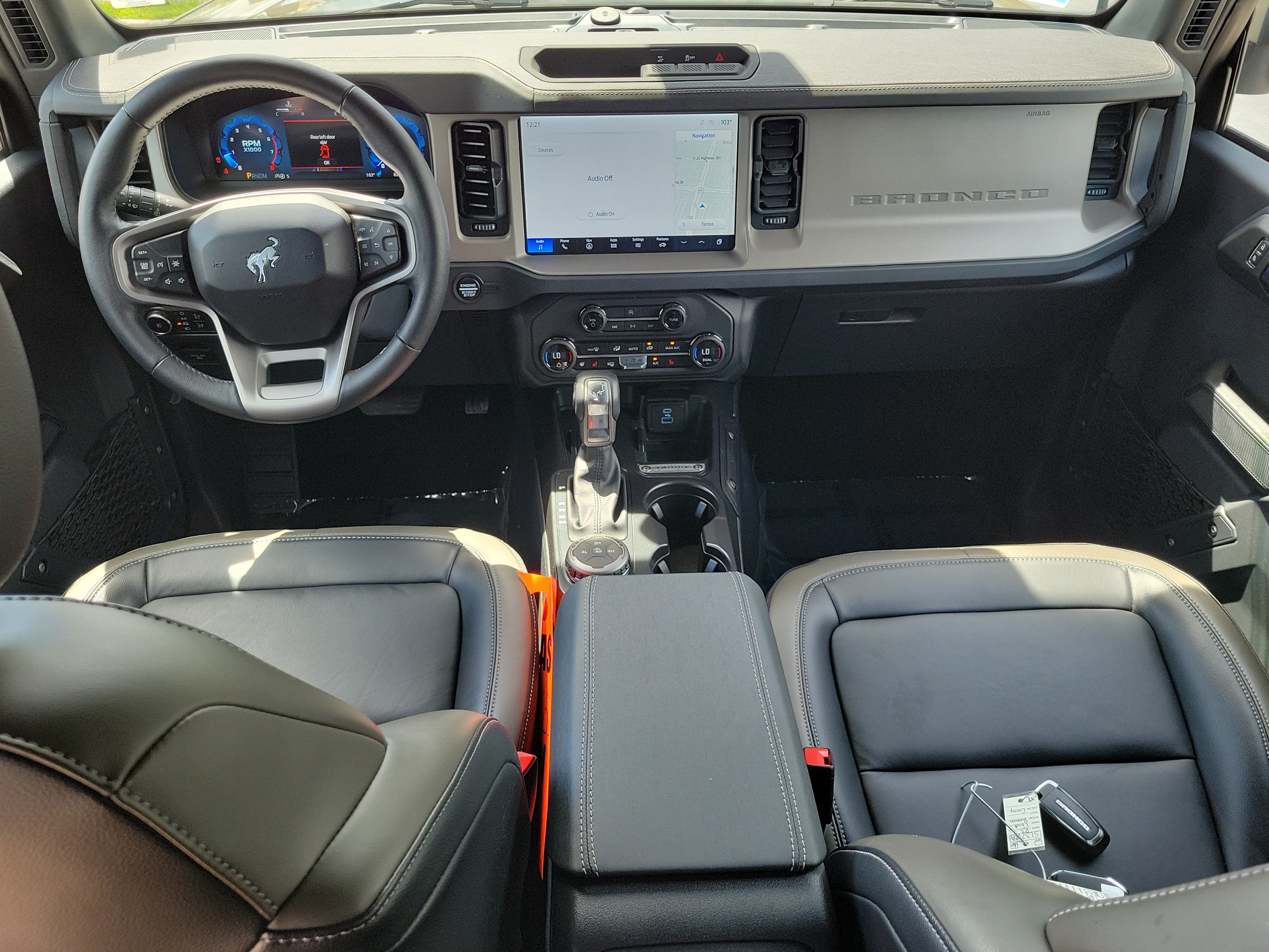Certified 2025 Ford Bronco Outer Banks AWD/4WD image 13