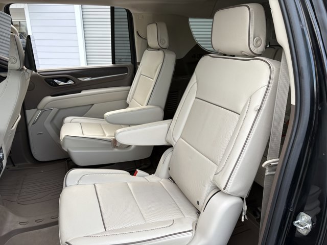 Used 2021 GMC Yukon XL Denali w/ Denali Premium Package image 13