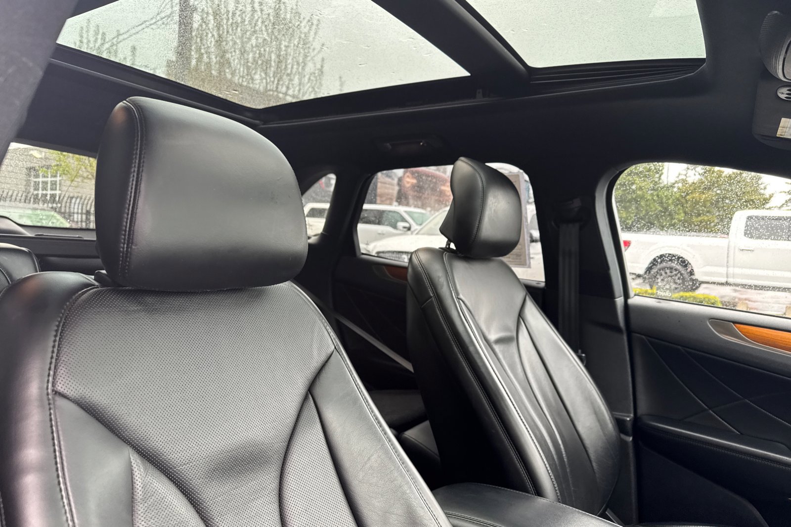 Used 2019 Lincoln MKC Reserve image 17