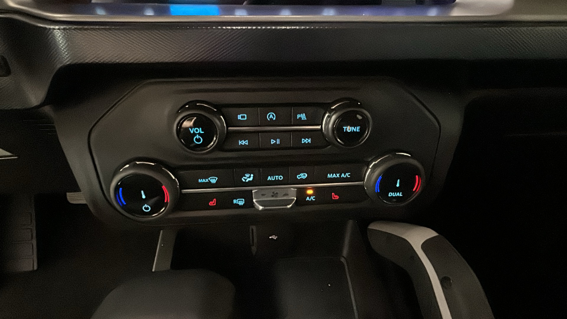 Used 2022 Ford Bronco Outer Banks AWD/4WD image 24