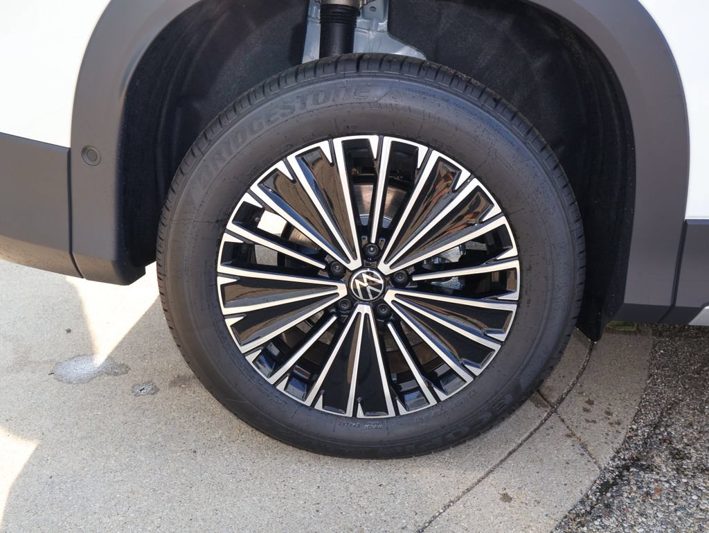 New 2026 Volkswagen Tiguan S AWD/4WD image 9