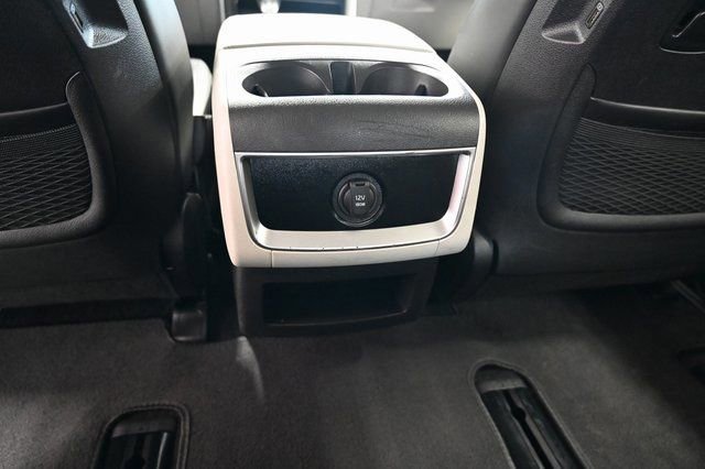 Used 2022 Kia Carnival LX image 27