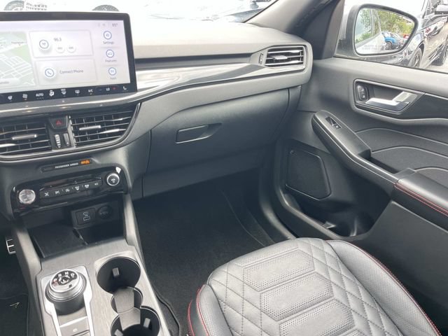 Used 2023 Ford Escape ST-Line Elite w/ Premium Technology Package AWD/4WD image 16