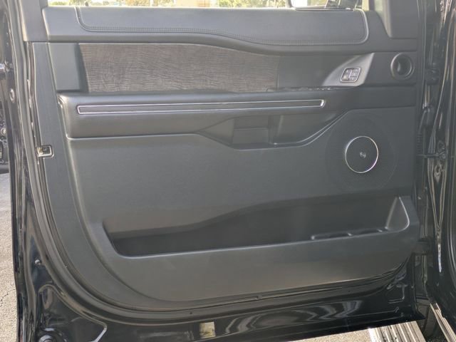 Used 2021 Ford Expedition Max Limited image 10