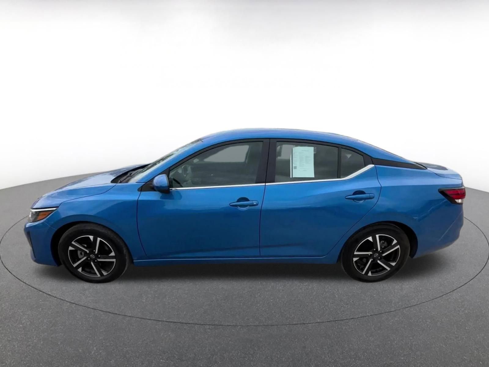 Used 2025 Nissan Sentra SV FWD image 9