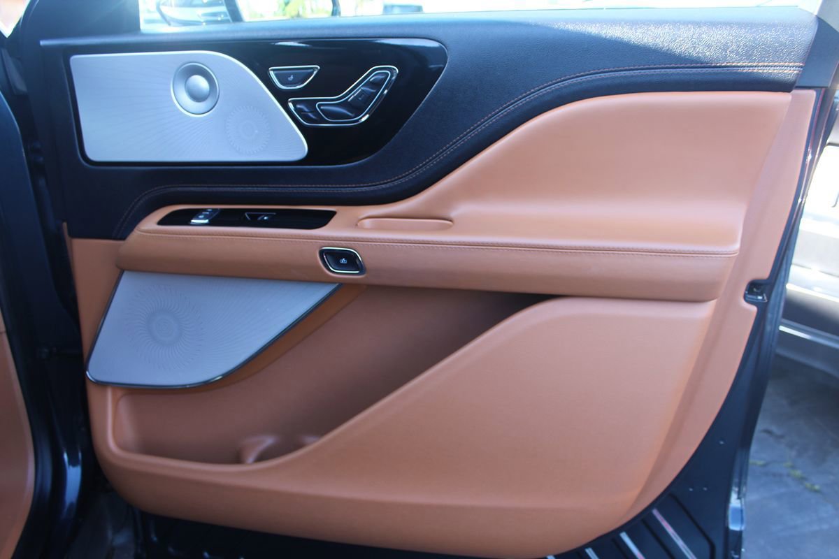 Used 2021 Lincoln Aviator Black Label AWD/4WD image 23