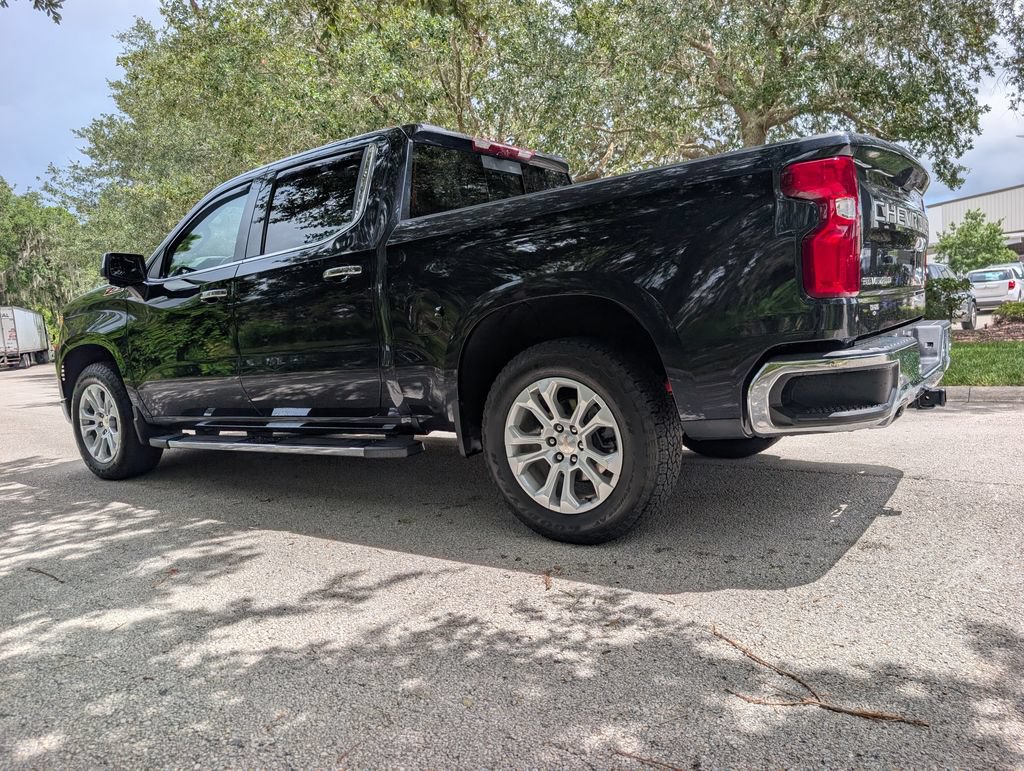 Used 2022 Chevrolet Silverado 1500 LTZ w/ Technology Package AWD/4WD image 6