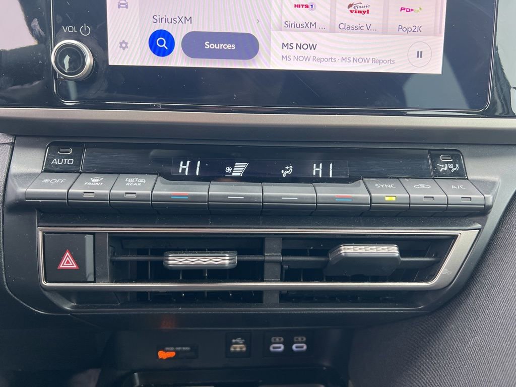 Used 2025 Toyota Camry LE image 19