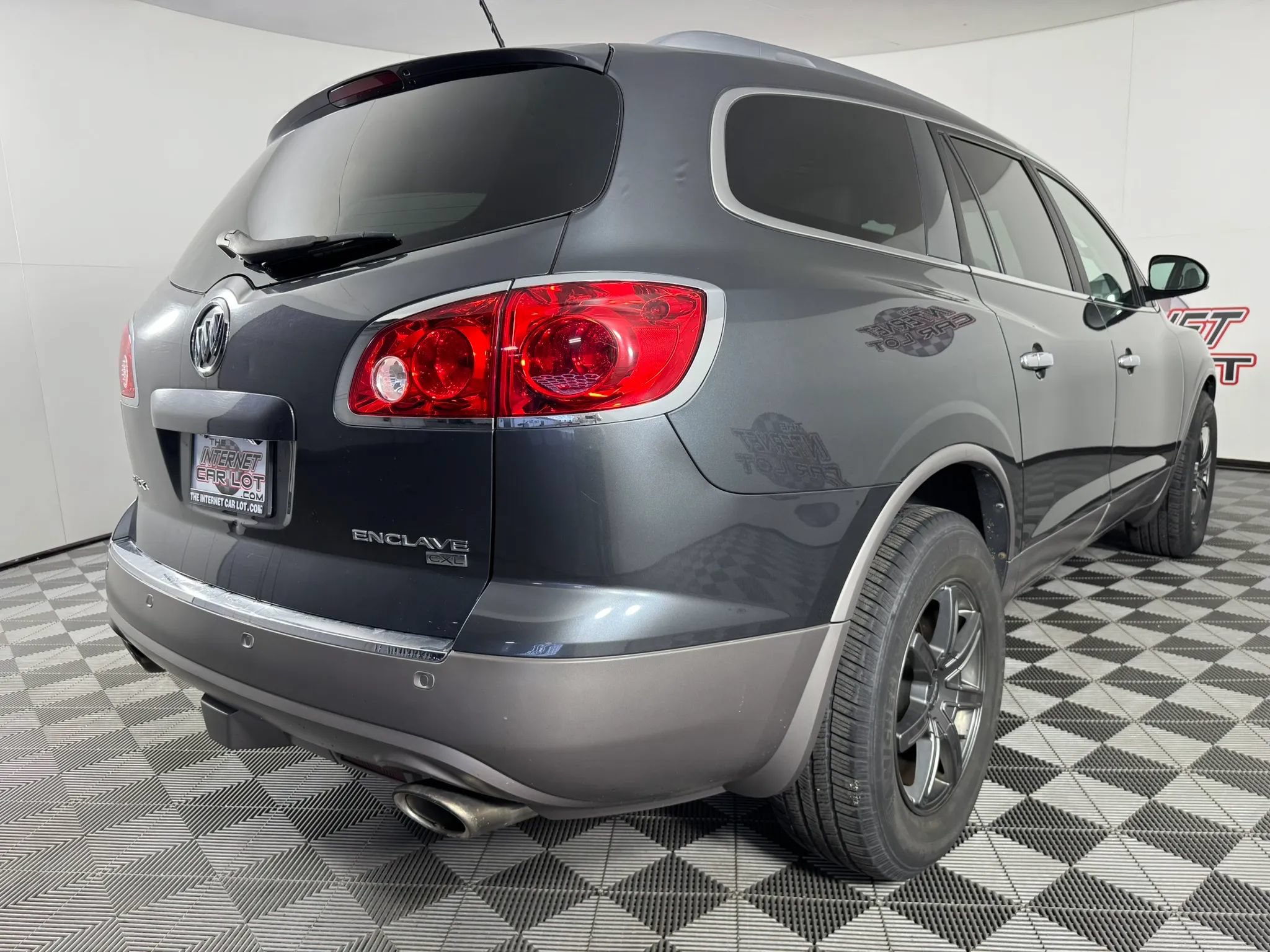 Used 2011 Buick Enclave CXL w/ Trailering Provision Package AWD/4WD image 24