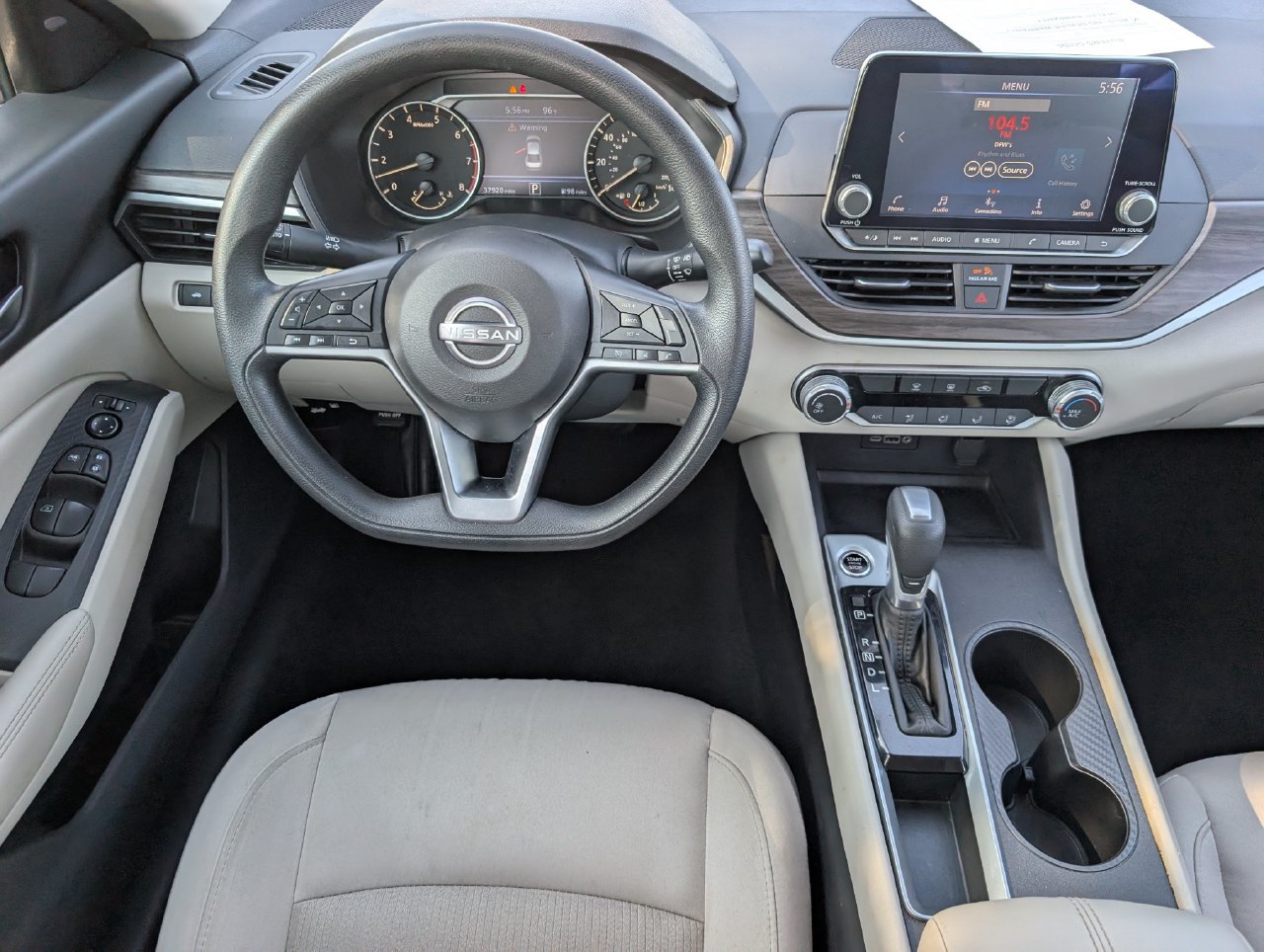 Used 2025 Nissan Altima 2.5 SV FWD image 10