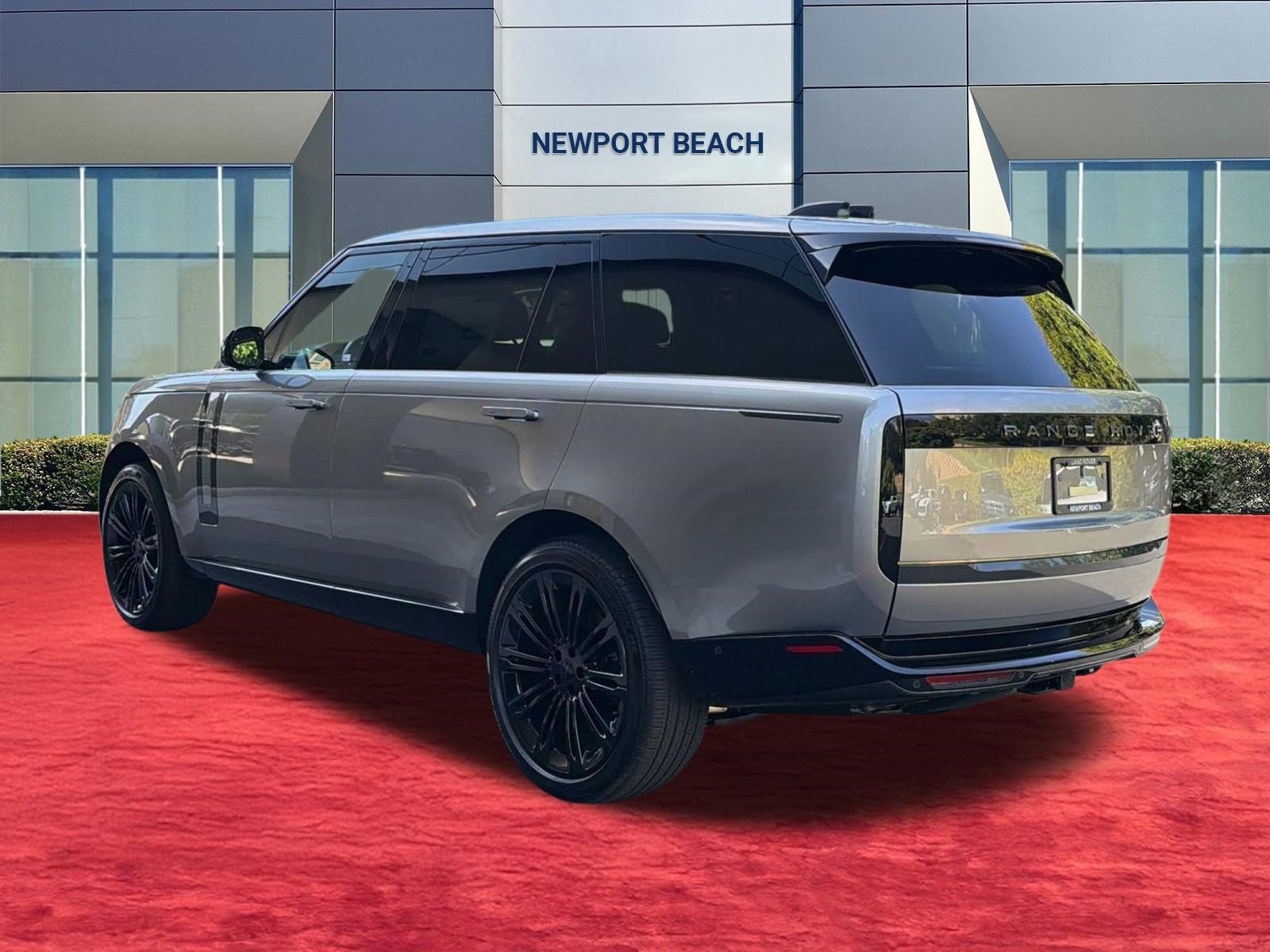 New 2026 Land Rover Range Rover Long Wheelbase Autobiography AWD/4WD image 3