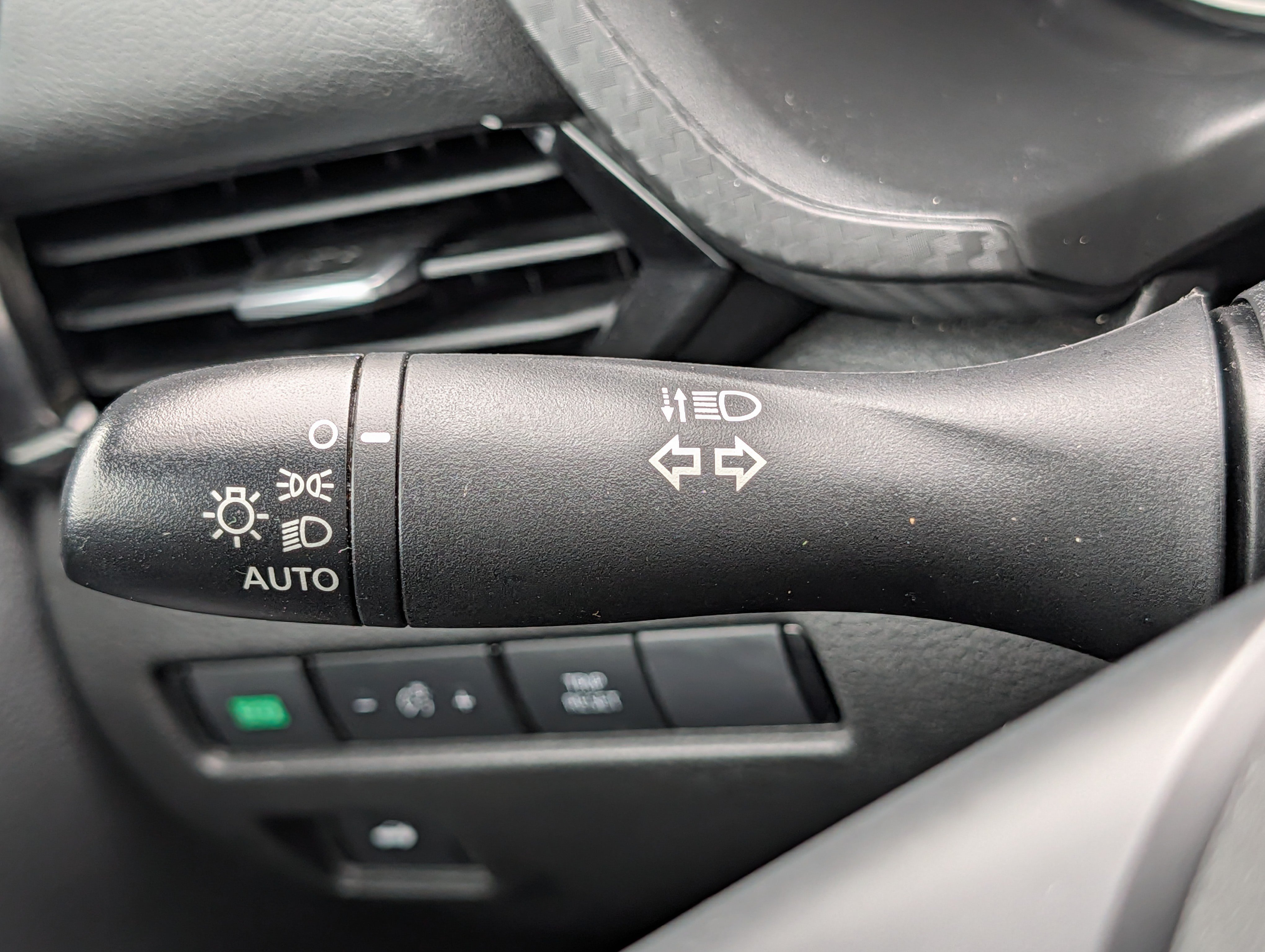 Used 2024 Nissan Sentra SV FWD image 30