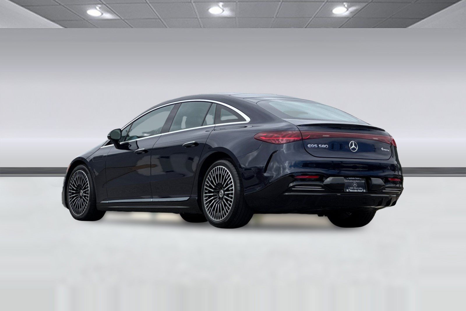 Used 2023 Mercedes-Benz EQS 580 4MATIC Sedan image 3