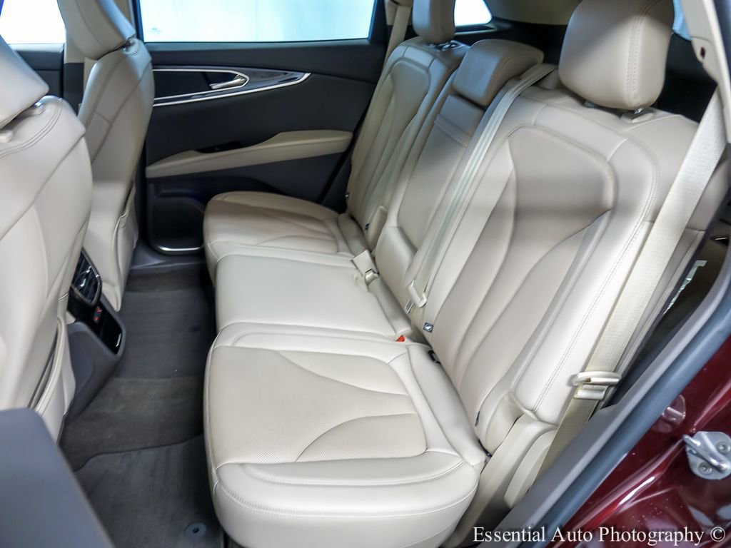 Used 2022 Lincoln Nautilus Reserve image 11