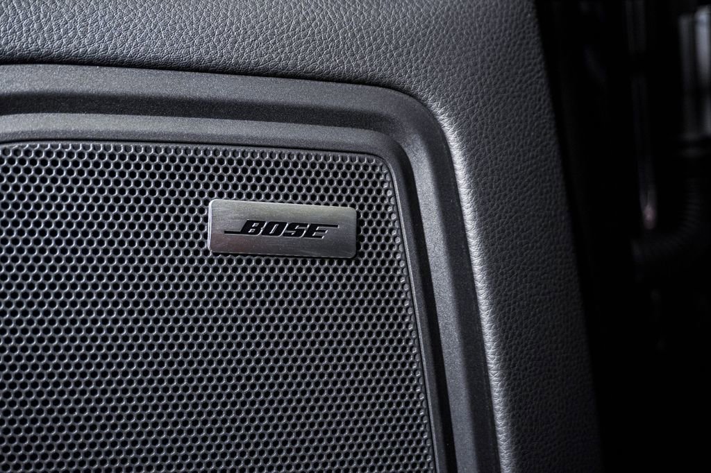 New 2026 Porsche Macan Turbo image 27