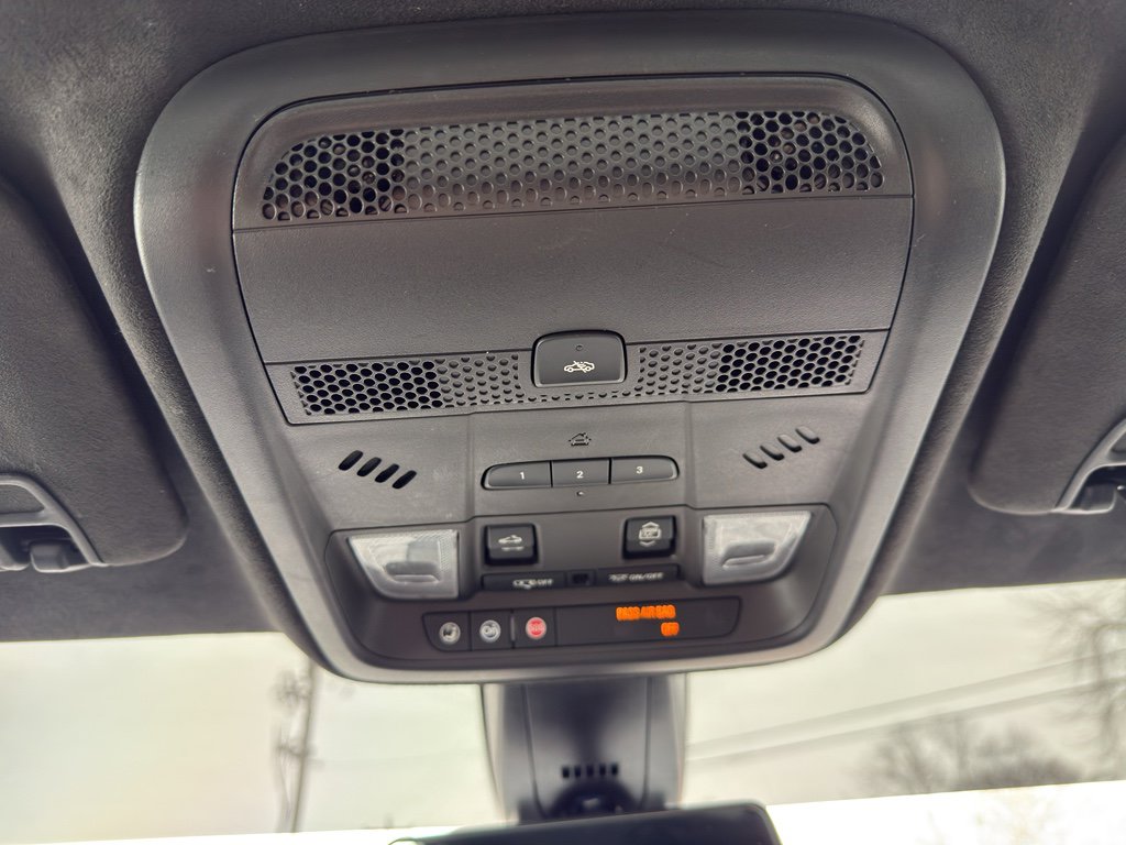 Used 2019 Cadillac XT5 Platinum image 30