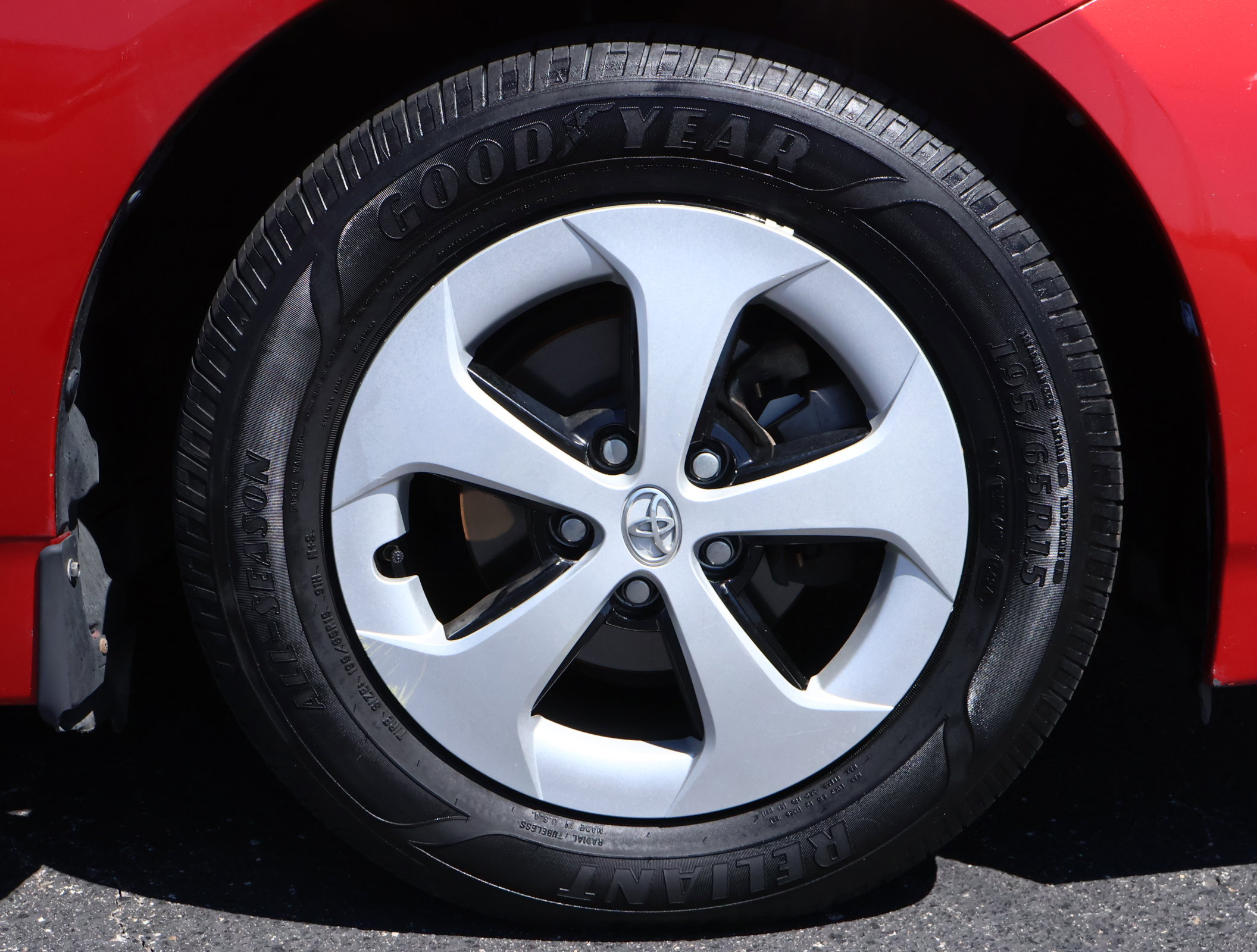 Used 2012 Toyota Prius Two FWD image 18