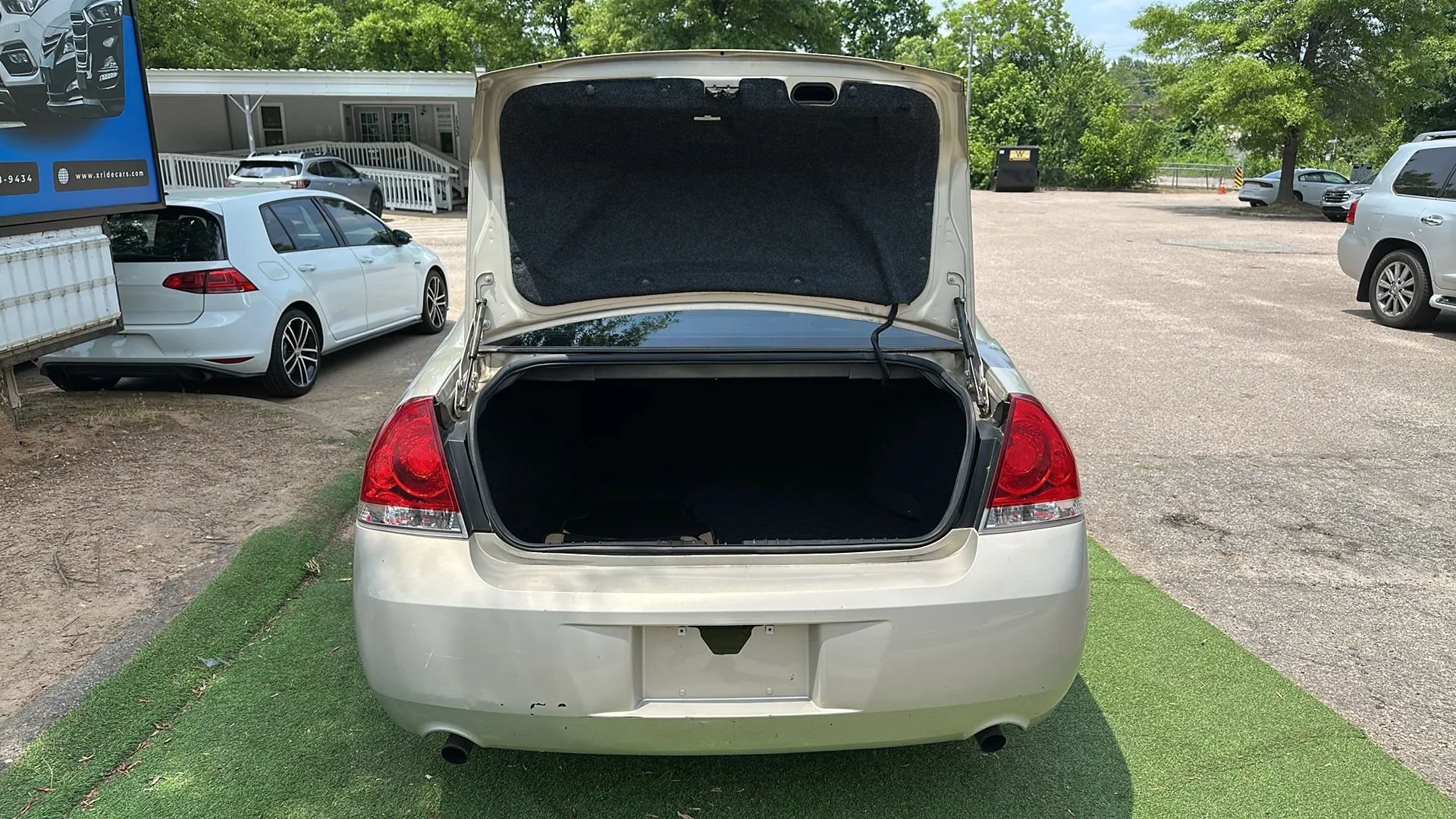 Used 2012 Chevrolet Impala LT FWD image 12