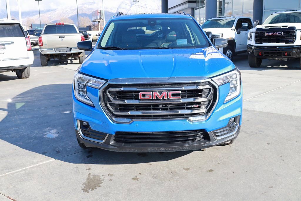 Used 2024 GMC Terrain AT4 w/ Infotainment Package II image 9