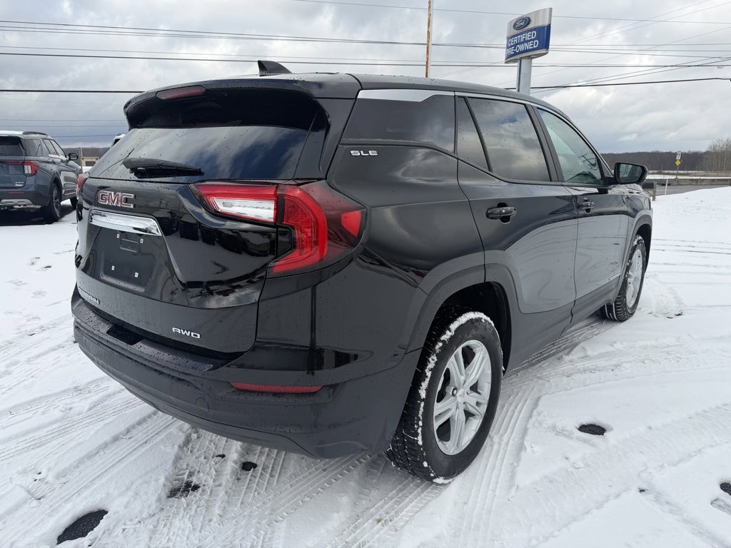 Used 2024 GMC Terrain SLE image 7
