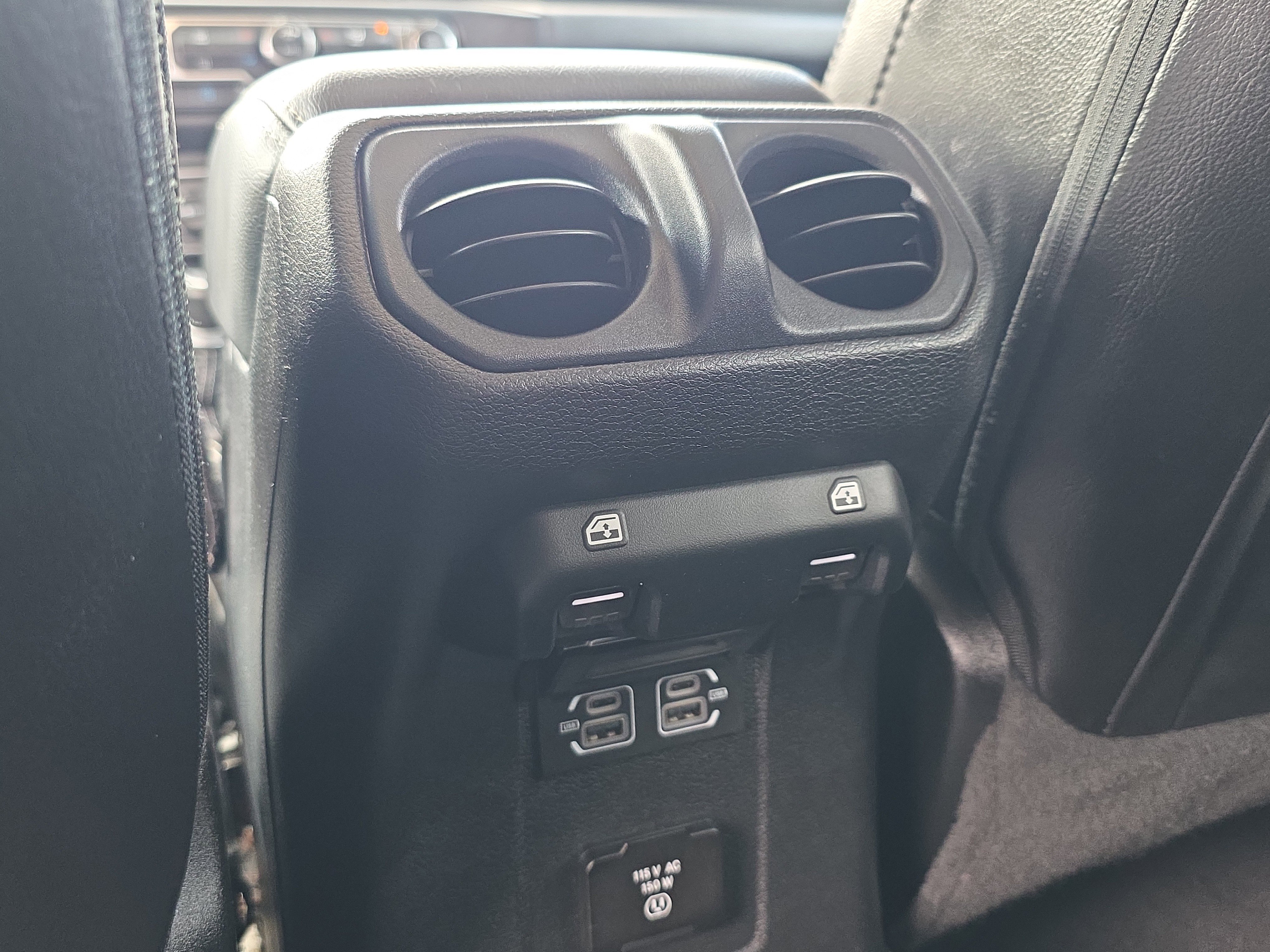 Used 2023 Jeep Wrangler Sahara AWD/4WD image 17