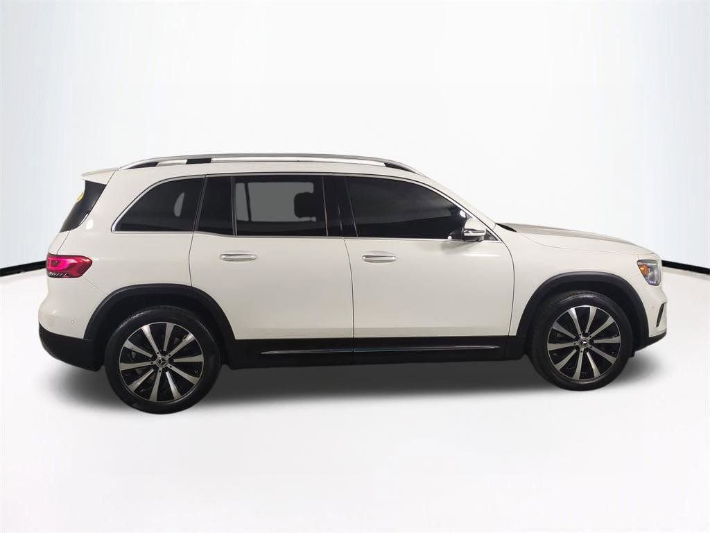 Used 2022 Mercedes-Benz GLB 250 image 4