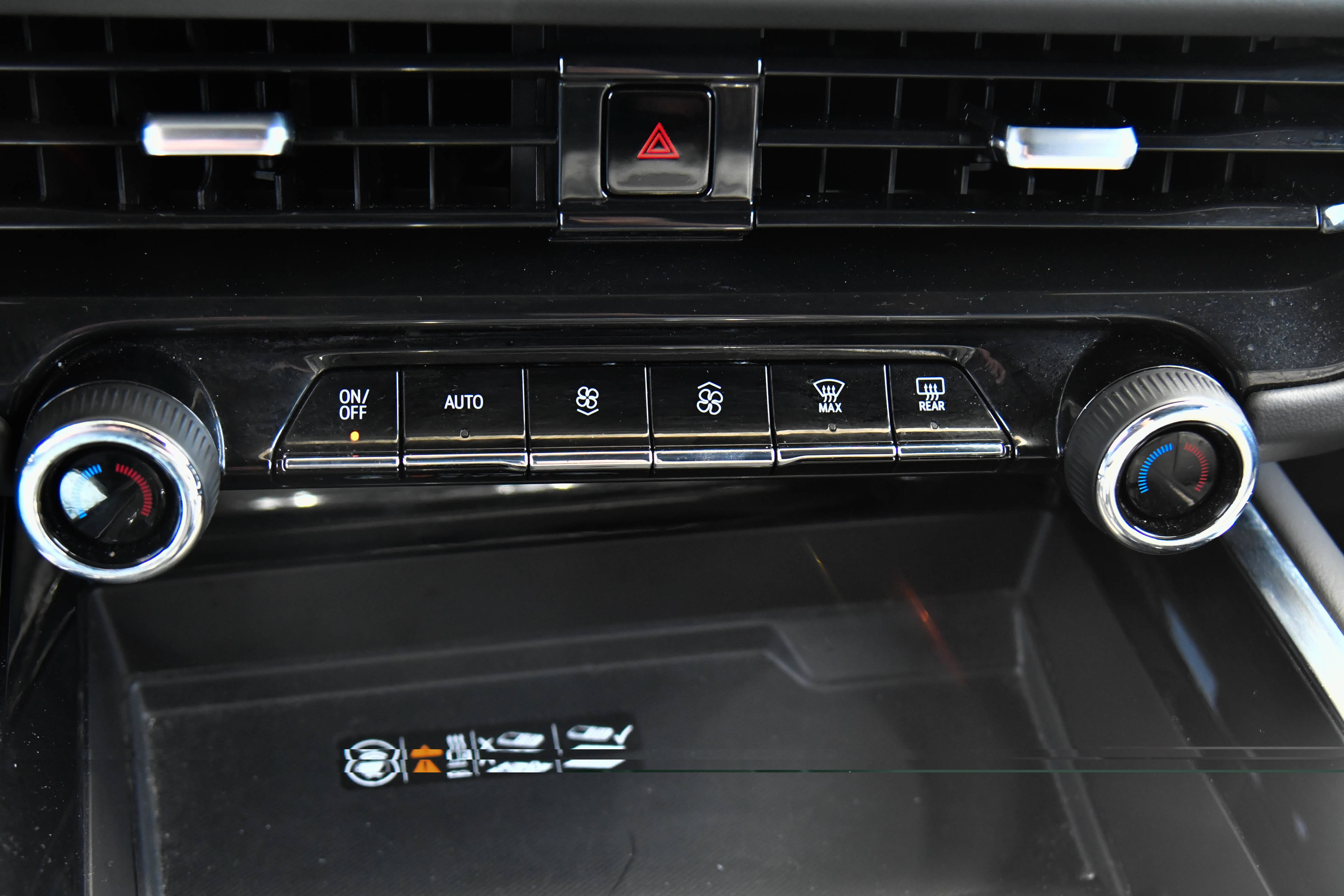 Used 2025 Chevrolet Tahoe LT AWD/4WD image 33
