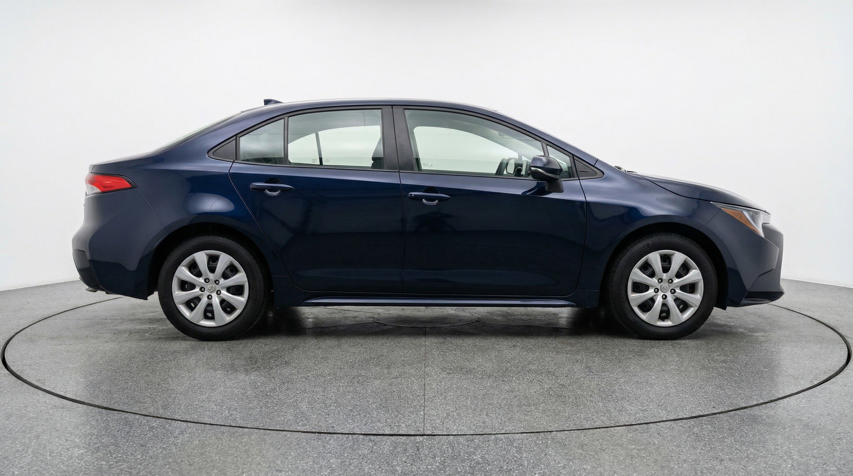 Used 2025 Toyota Corolla LE FWD image 11