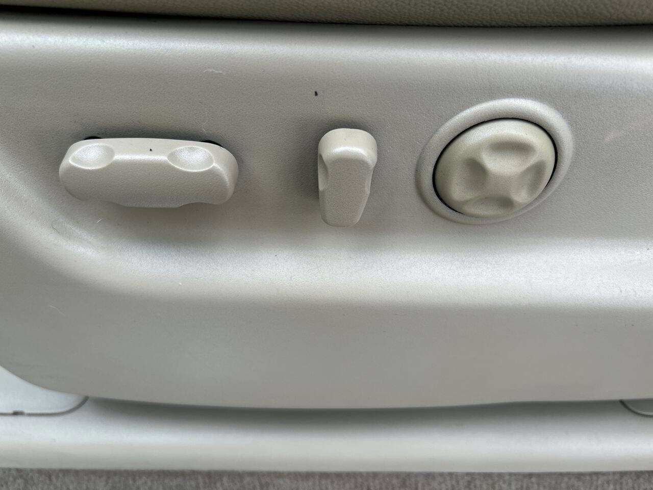 Used 2010 Chevrolet Tahoe LTZ image 10