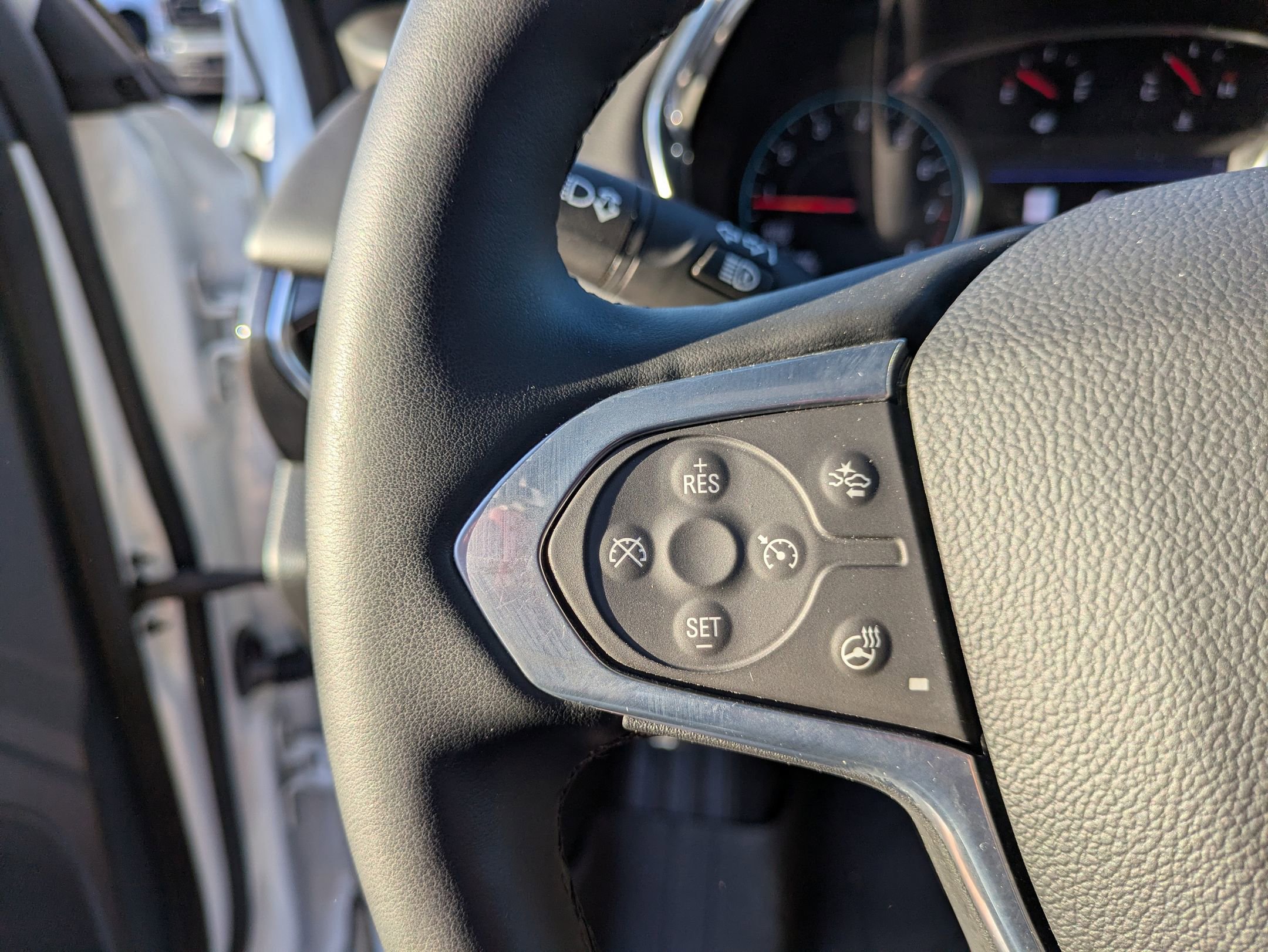 Used 2023 Chevrolet Traverse RS FWD image 18