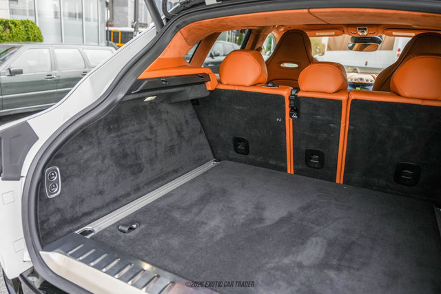 Used 2021 Aston Martin DBX image 72