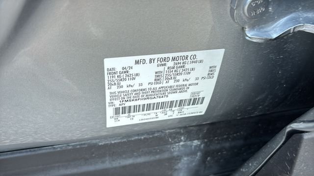 Used 2024 Ford Explorer Limited w/ Equipment Group 301A AWD/4WD image 32