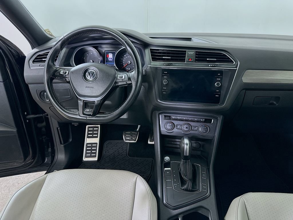 Used 2021 Volkswagen Tiguan SE R-Line image 18