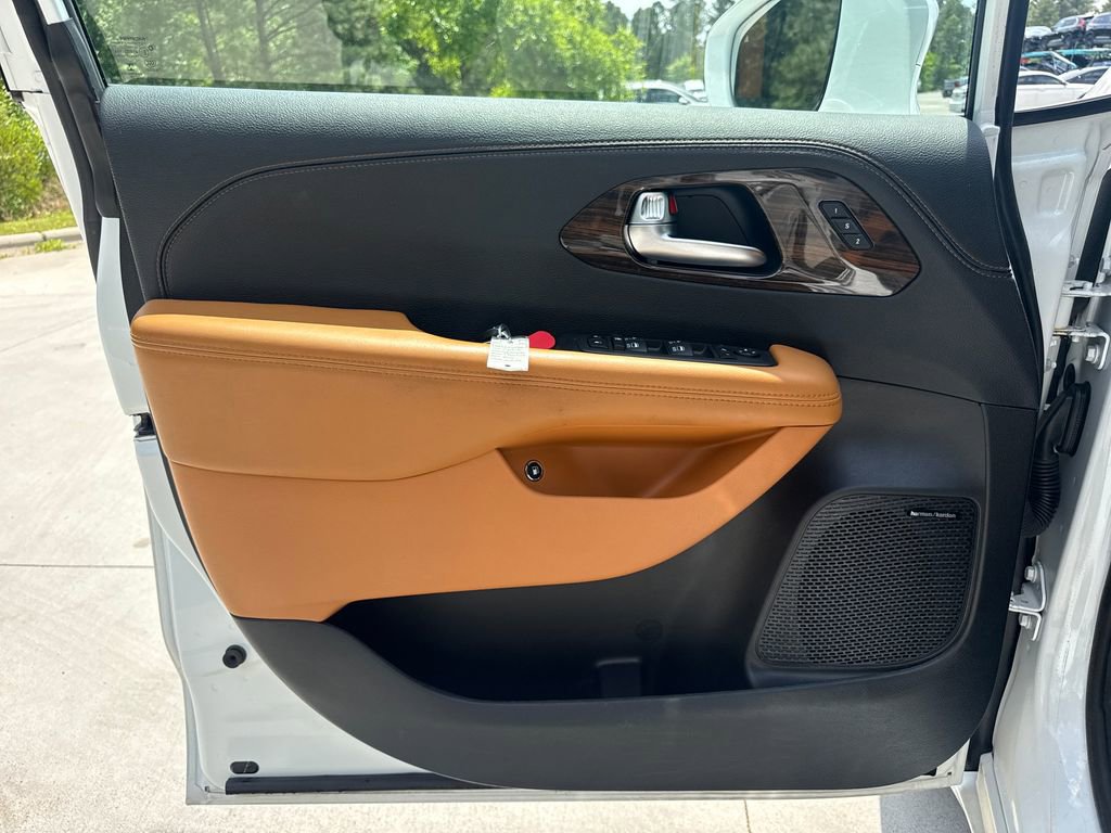 Used 2022 Chrysler Pacifica Pinnacle FWD image 13