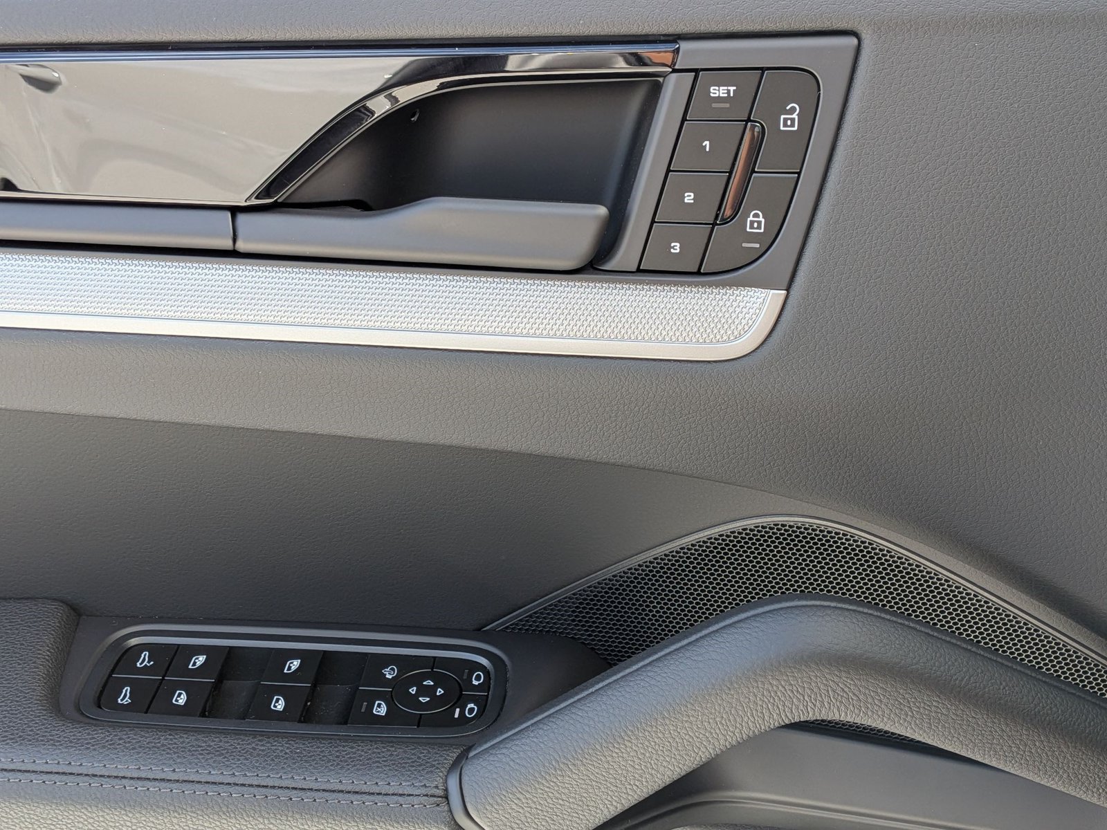 New 2026 Porsche Cayenne AWD/4WD image 15
