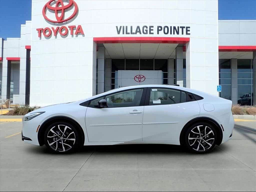 New 2026 Toyota Prius Plug-In Hybrid FWD image 2