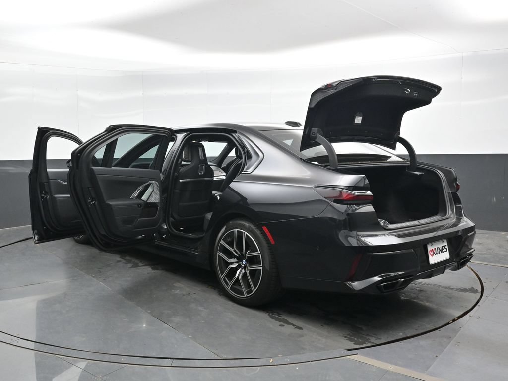 Used 2024 BMW 760i xDrive w/ Executive Package AWD/4WD image 47