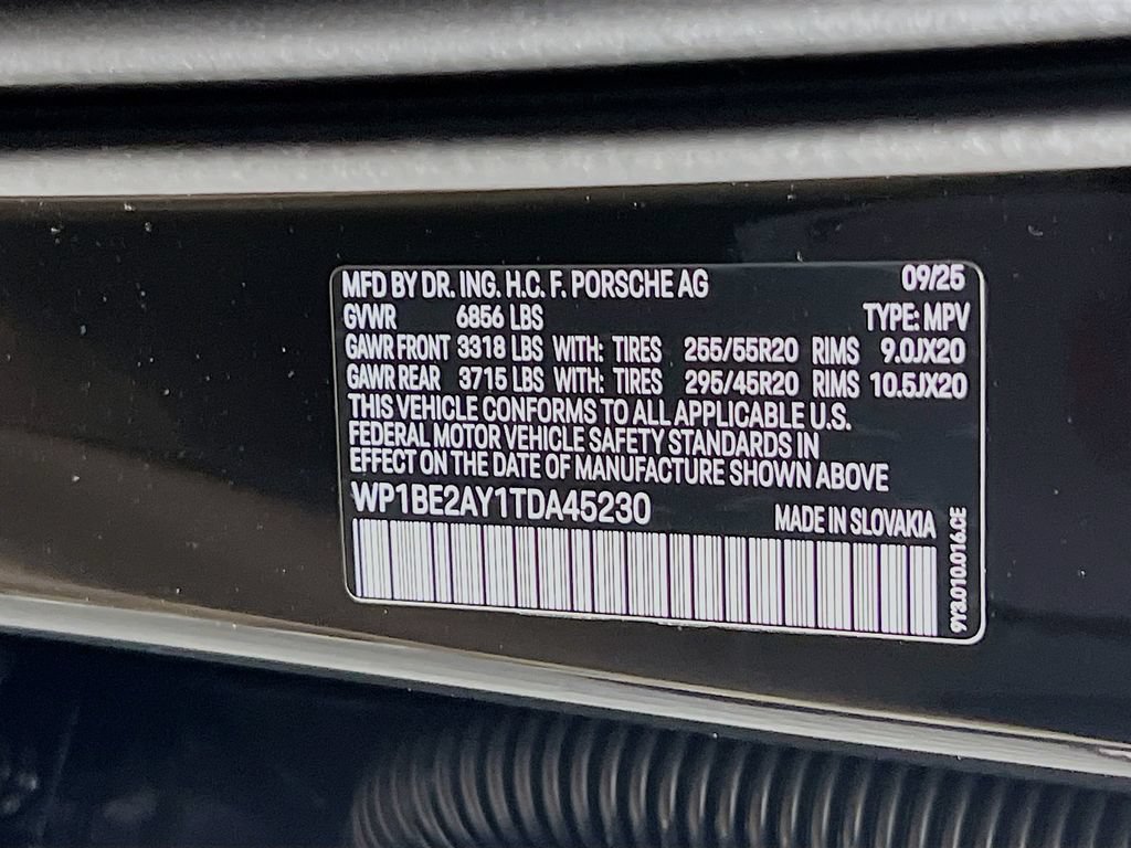New 2026 Porsche Cayenne E-Hybrid Coupe AWD/4WD image 34