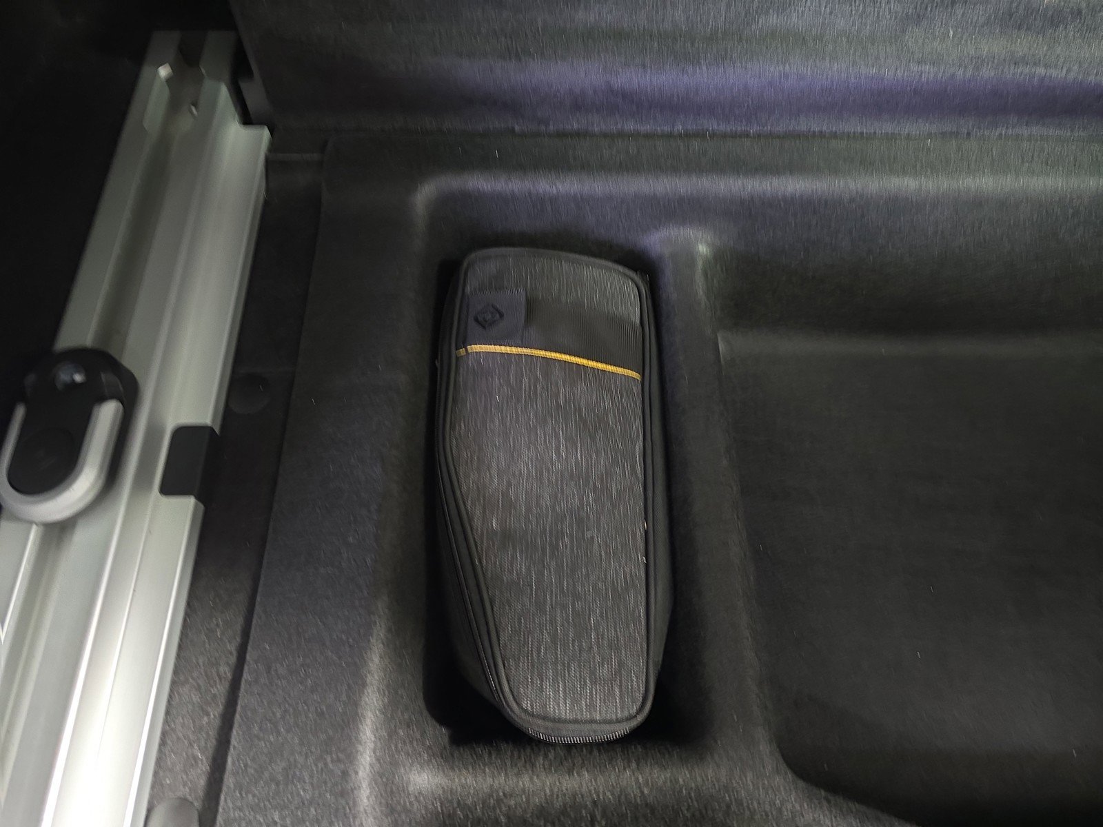 Used 2022 Rivian R1S Launch Edition image 34