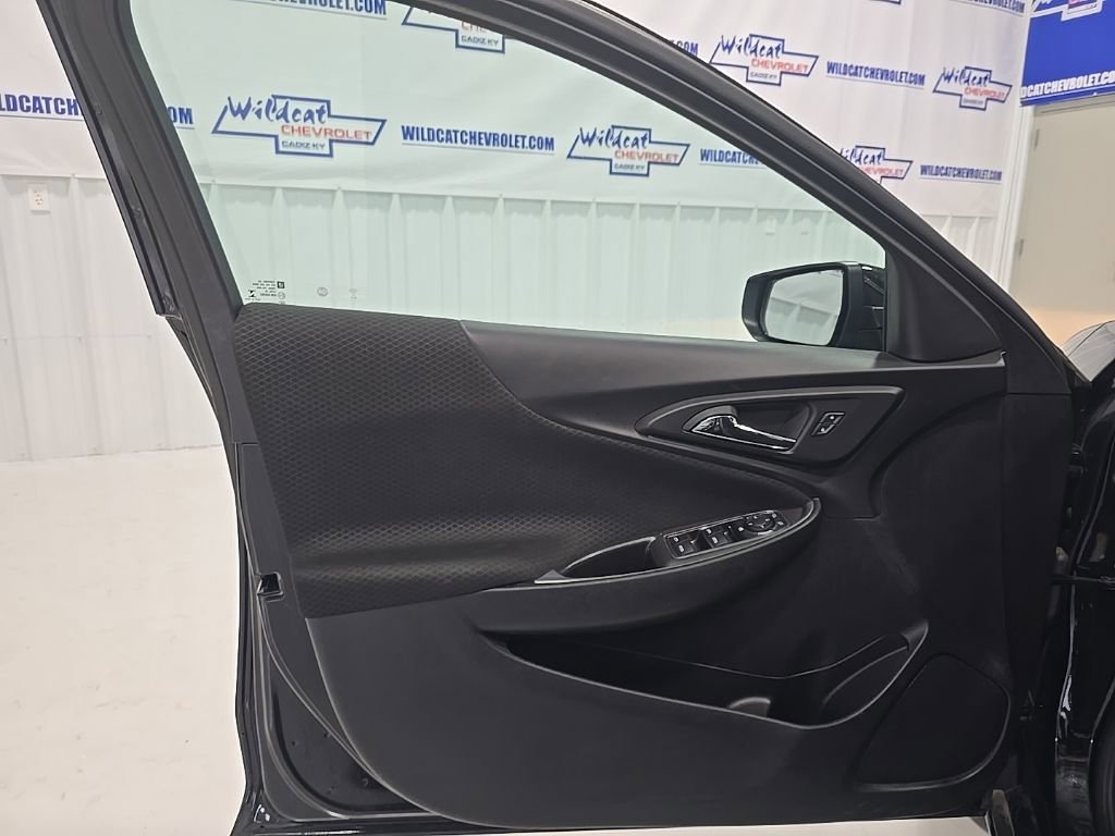 Used 2023 Chevrolet Malibu LT image 12