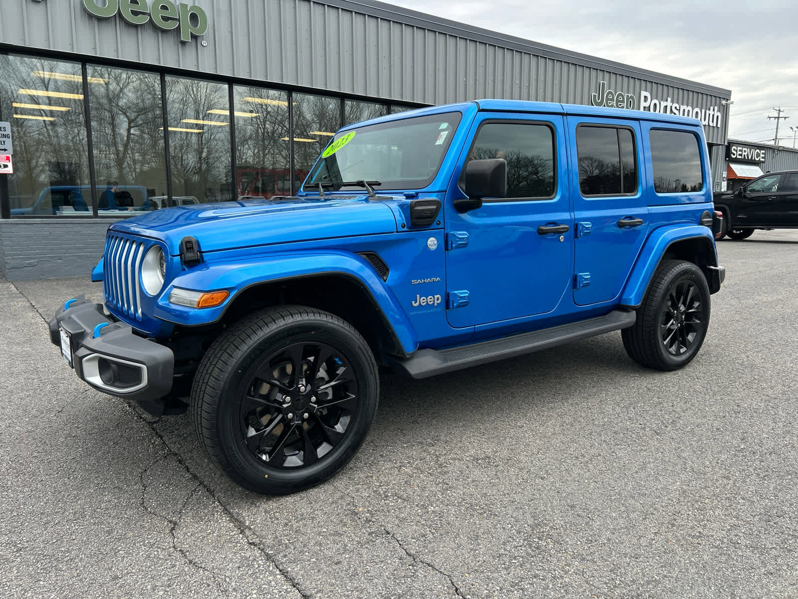 Used 2023 Jeep Wrangler Sahara w/ Cold Weather Group image 9