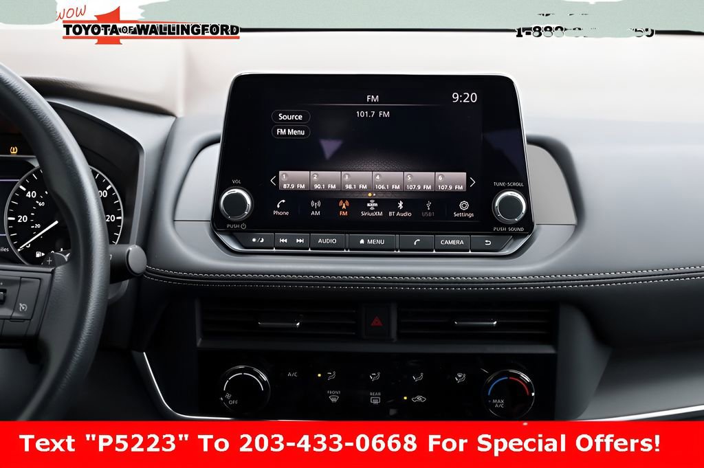 Used 2023 Nissan Rogue S image 34